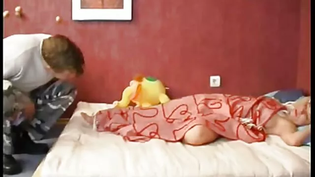 XXX sem registo  Gangbang após filmes pornos de atrizes brasileiras massagem