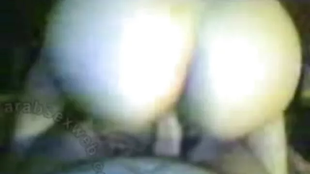 XXX sem registo  Uma jovem namorada no quarto tirou as cuecas e pornos atuais pôs esta distância.