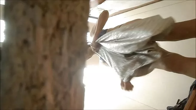 XXX sem registo  Depois de um passeio, a rapariga melhor atriz pornô brasileira abandona-se com uma caneta.
