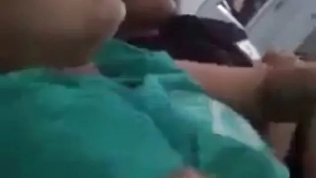 XXX sem registo  O tipo fode uma loira linda atriz pornô brasileira 2019 no clube de bowling.