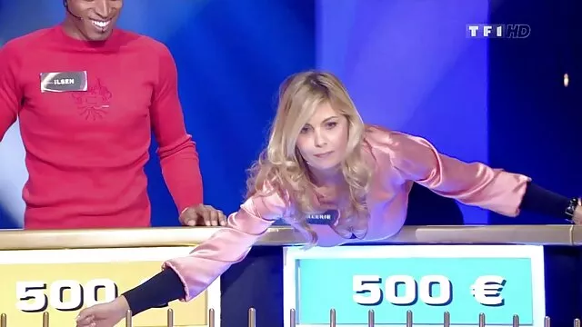 XXX sem registo  Uma rapariga bonita sabe melhor porno brasileiro do mundo como trazer prazer na TV por cabo
