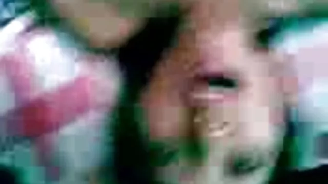 XXX sem registo  Um filme porno brasileiro 2018 homem desportivo agarra as duas belezas no lugar apertado