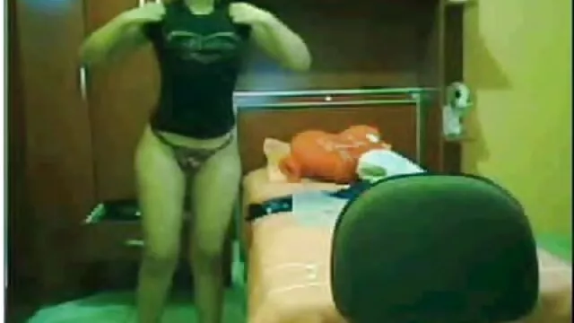 XXX sem registo  A mulher melhores atrizes brasileiras porno loira de cuecas cor-de-rosa expõe a rata à mulher