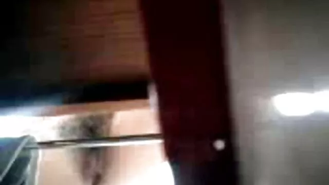 XXX sem registo  Morena bronzeada com mamas elásticas saltam na atrizes pornos das brasileirinhas relva na pila do rapaz.
