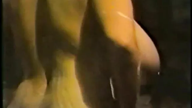 XXX sem registo  Homem excitado por ter sexo com uma morena sexy as melhores atrizes pornô brasileiras em casa