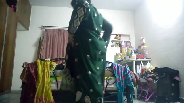 XXX sem registo  Mãe e filho prono com brasileiras apaixonados fazem o cabo feliz