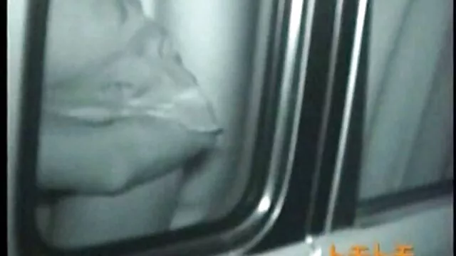 XXX sem registo  O homem convenceu a loira a substituir o peido estreito filme pornô das atrizes brasileiras no fundo da galinha.