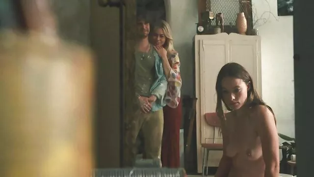XXX sem registo  A puta Boazona é fodida por trás melhores atrizes do porno nacional e vem-se gentilmente na vagina dela.