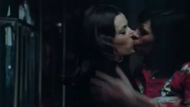 XXX sem registo  Sexo escaldante depois filme porno brasileiro com famosas de uma fuga bem sucedida